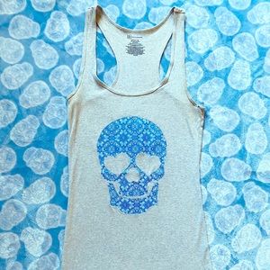 gray skull tank